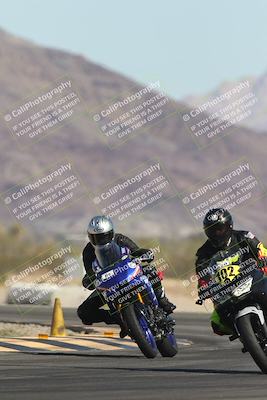 media/Oct-30-2025-Racers Edge (Thu) [[dabbdaf680]]/3-B Group/Session 2 (Turn 14)/